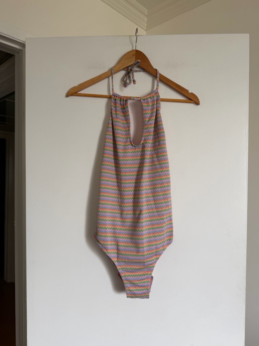 Roxy Juniors Pink Wavy Stripe Keyhole One Piece Swimsuit size Large EUC - Picture 7 of 13